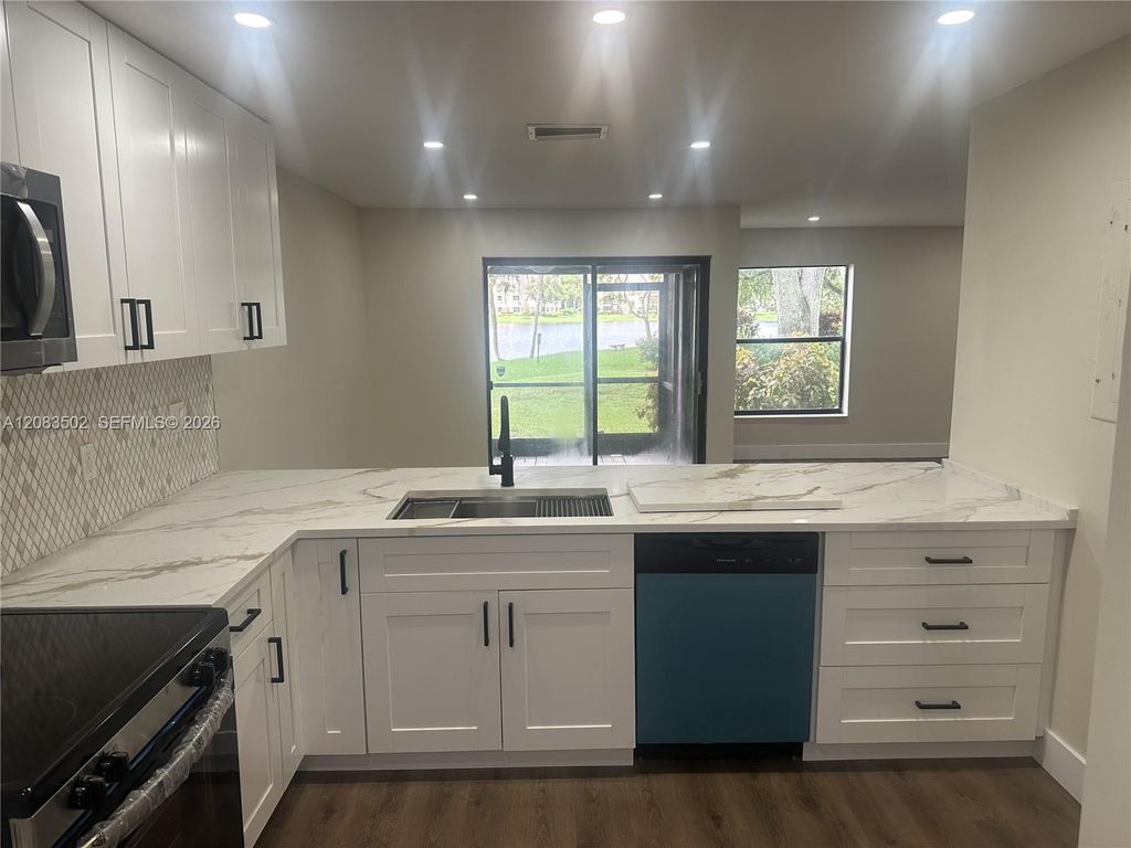 2643 NW 42nd Avenue, Coconut Creek, FL 33066