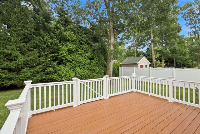 40 Settlers Lane, Hyannis, MA 02601