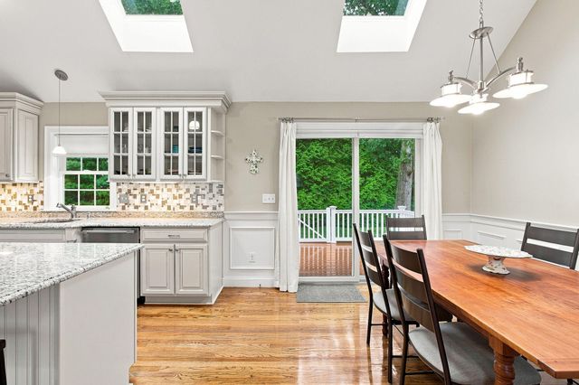 40 Settlers Lane, Hyannis, MA 02601