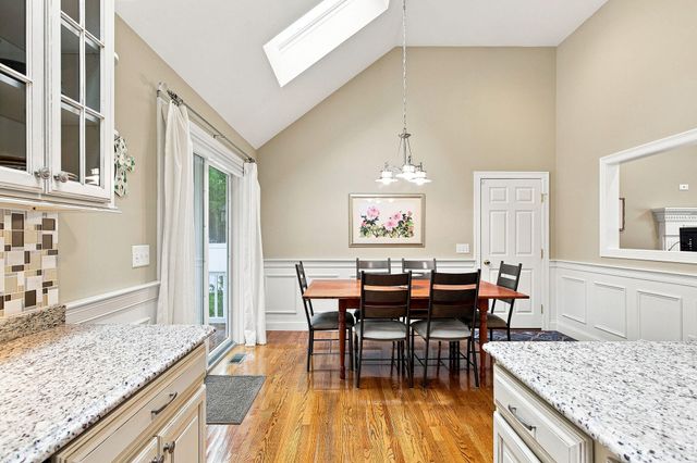40 Settlers Lane, Hyannis, MA 02601