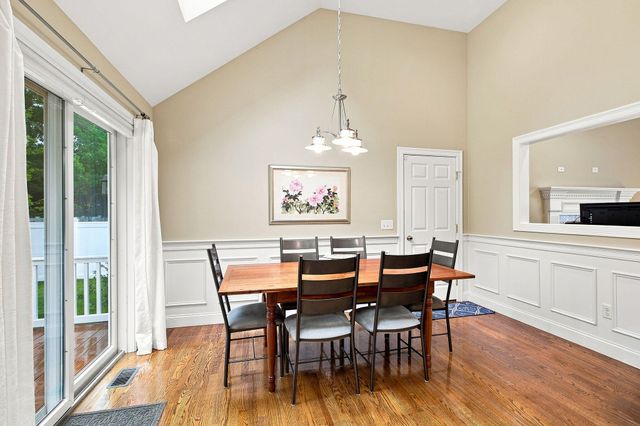 40 Settlers Lane, Hyannis, MA 02601