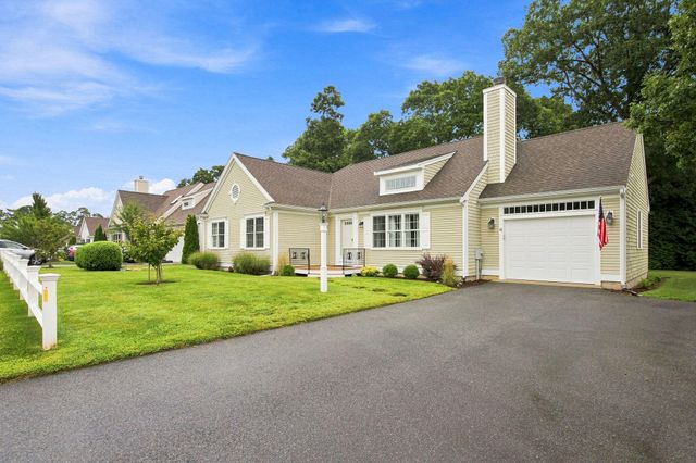 40 Settlers Lane, Hyannis, MA 02601