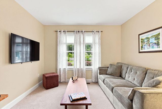 40 Settlers Lane, Hyannis, MA 02601