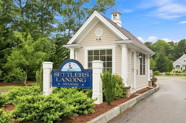 40 Settlers Lane, Hyannis, MA 02601