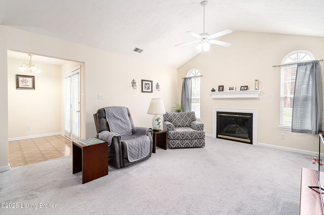 5204 Sand Wood Ln, Louisville, KY 40272