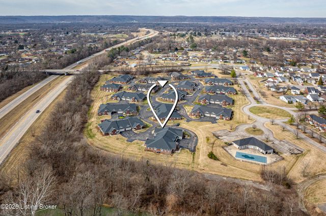 5204 Sand Wood Ln, Louisville, KY 40272