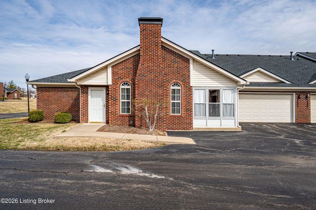 5204 Sand Wood Ln, Louisville, KY 40272