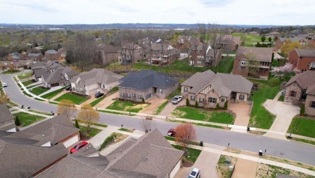 164 Cobbler Cir, Hendersonville, TN 37075