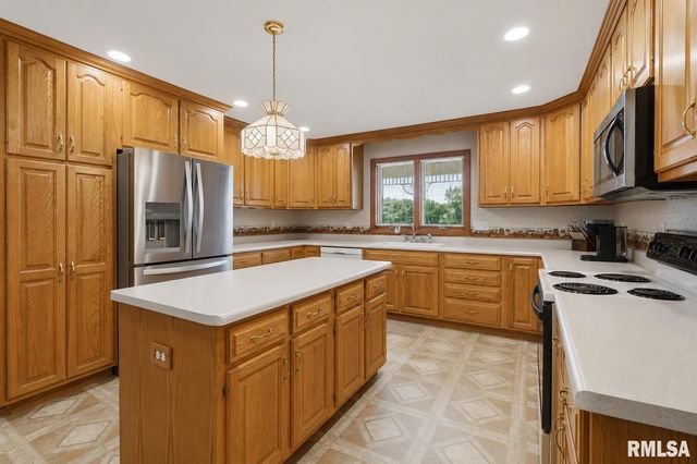 7807 W ROSEWOOD Court, Edwards, IL 61528