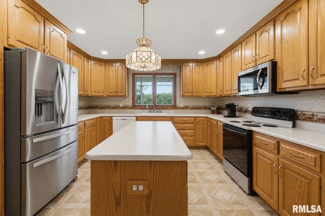 7807 W ROSEWOOD Court, Edwards, IL 61528