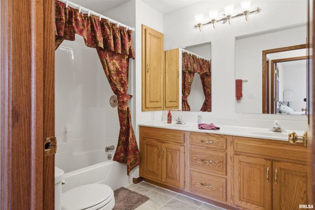 7807 W ROSEWOOD Court, Edwards, IL 61528