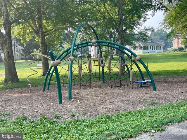 721 MAYFLOWER AVE, Lawrenceville, NJ 08648