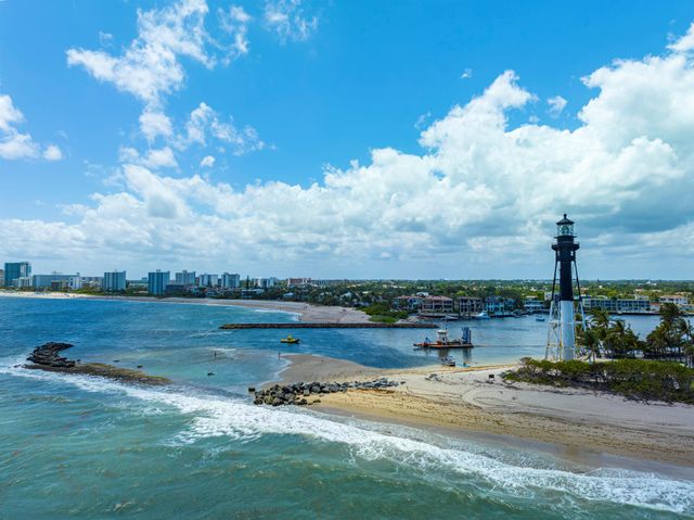 1020 N Riverside Drive 4, Pompano Beach, FL 33062