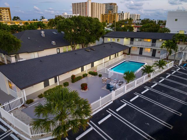 1020 N Riverside Drive 4, Pompano Beach, FL 33062