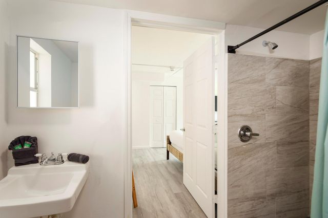 1020 N Riverside Drive 4, Pompano Beach, FL 33062