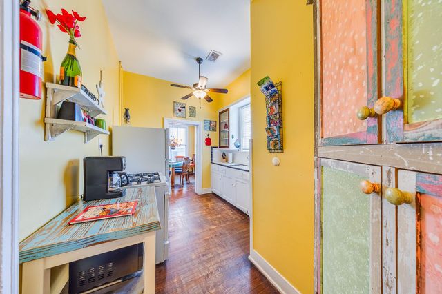 2404 Bernardo De Galvez, Galveston, TX 77550