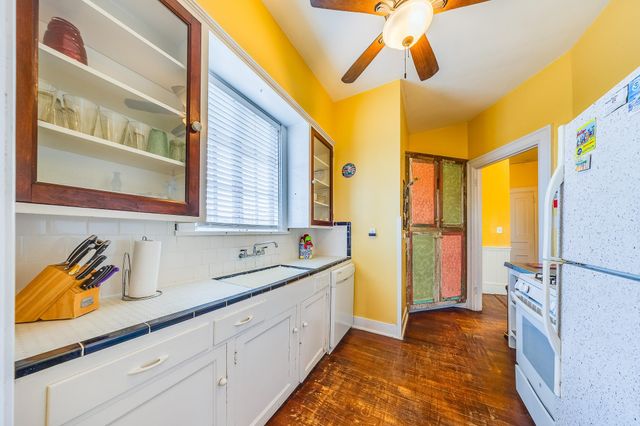 2404 Bernardo De Galvez, Galveston, TX 77550