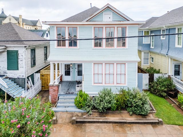 2404 Bernardo De Galvez, Galveston, TX 77550
