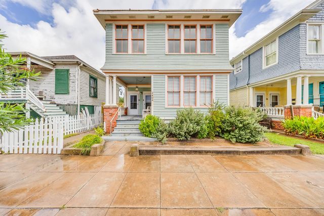 2404 Bernardo De Galvez, Galveston, TX 77550