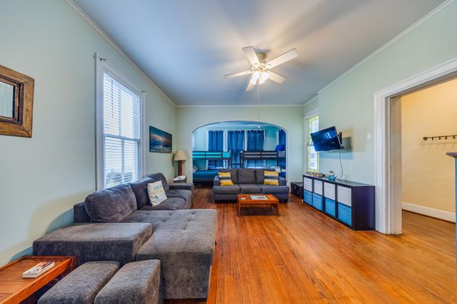 2404 Bernardo De Galvez, Galveston, TX 77550