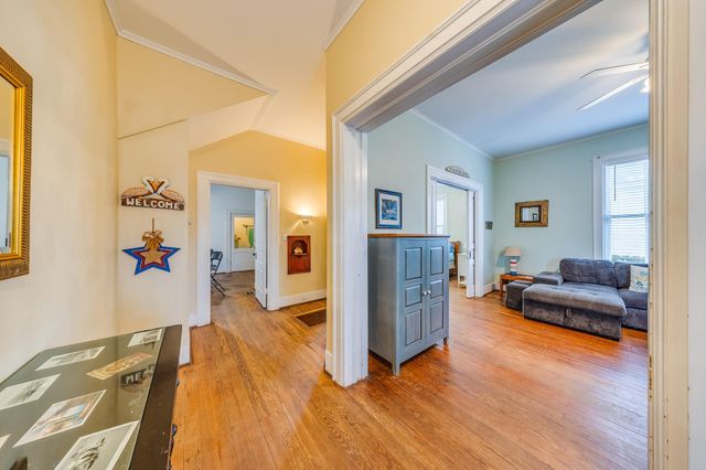 2404 Bernardo De Galvez, Galveston, TX 77550