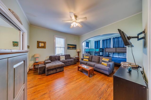 2404 Bernardo De Galvez, Galveston, TX 77550