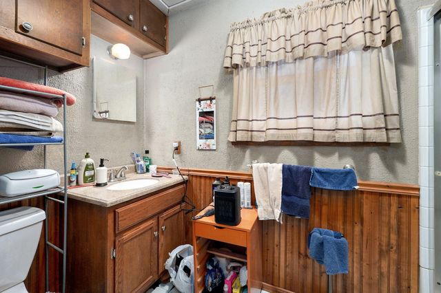 667 W Elm Street, Aurora, MO 65605