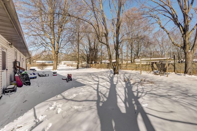 667 W Elm Street, Aurora, MO 65605