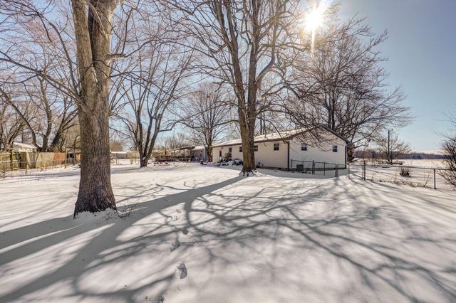 667 W Elm Street, Aurora, MO 65605