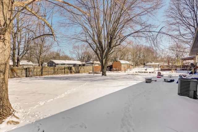 667 W Elm Street, Aurora, MO 65605