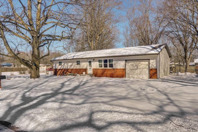 667 W Elm Street, Aurora, MO 65605