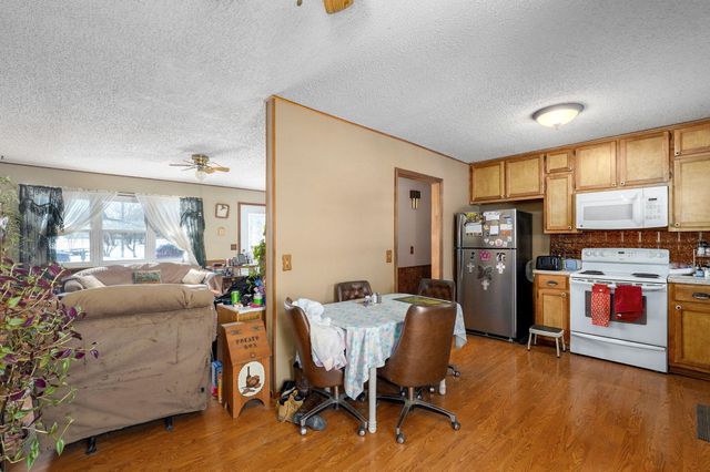 667 W Elm Street, Aurora, MO 65605