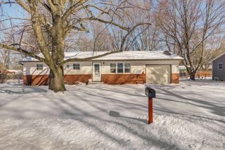 667 W Elm Street, Aurora, MO 65605