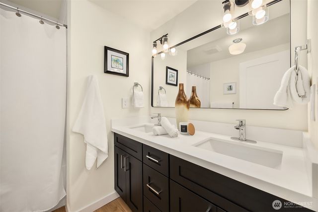 5040 35th Avenue SW, Seattle, WA 98126