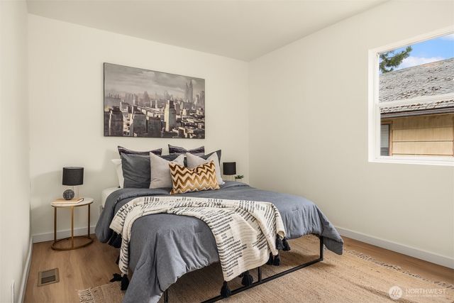 5040 35th Avenue SW, Seattle, WA 98126