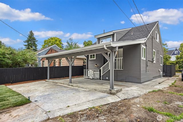 5040 35th Avenue SW, Seattle, WA 98126