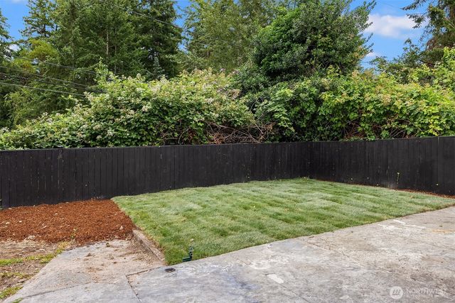 5040 35th Avenue SW, Seattle, WA 98126
