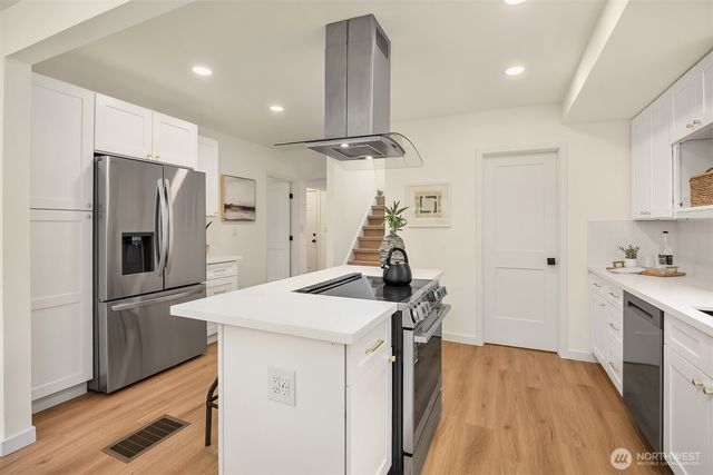 5040 35th Avenue SW, Seattle, WA 98126