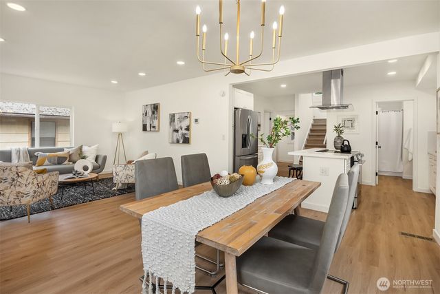5040 35th Avenue SW, Seattle, WA 98126