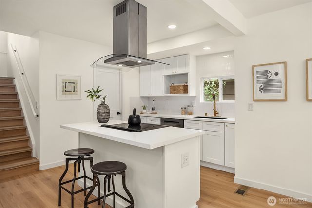 5040 35th Avenue SW, Seattle, WA 98126