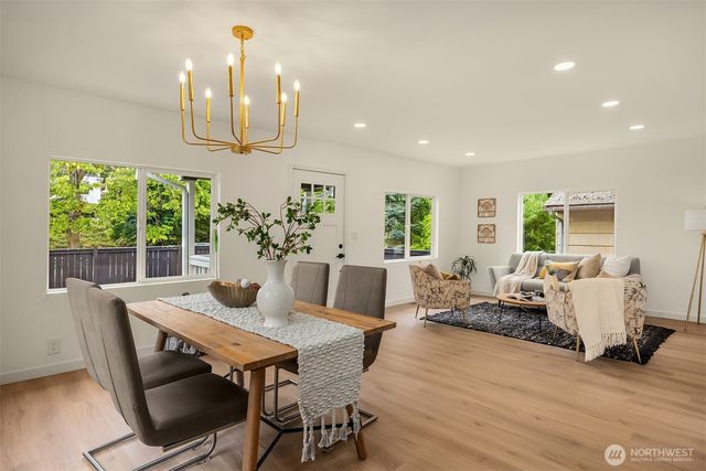 5040 35th Avenue SW, Seattle, WA 98126