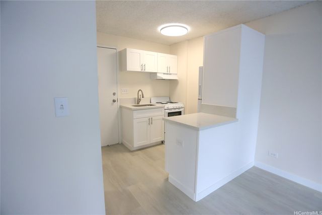 1560 Kanunu Street 613, Honolulu, HI 96814