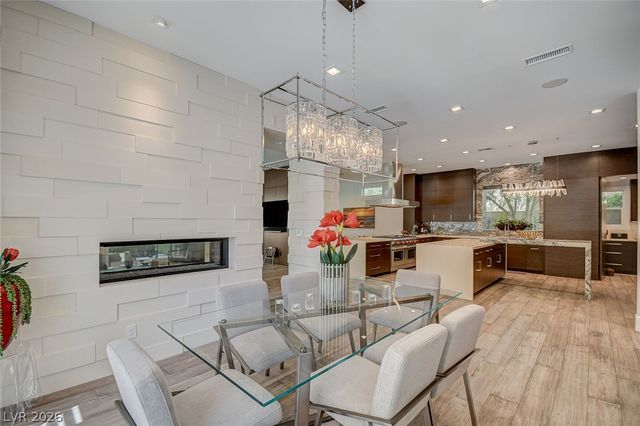 11827 Oakland Hills Drive, Las Vegas, NV 89141