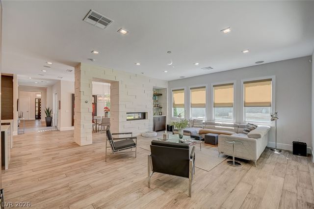 11827 Oakland Hills Drive, Las Vegas, NV 89141