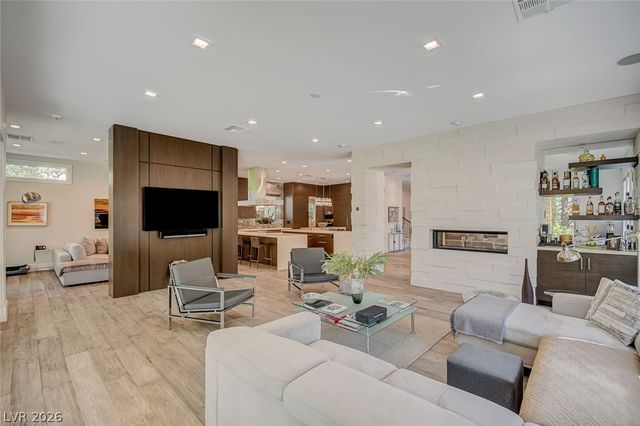 11827 Oakland Hills Drive, Las Vegas, NV 89141