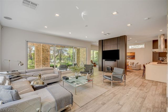 11827 Oakland Hills Drive, Las Vegas, NV 89141