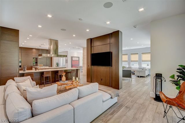 11827 Oakland Hills Drive, Las Vegas, NV 89141
