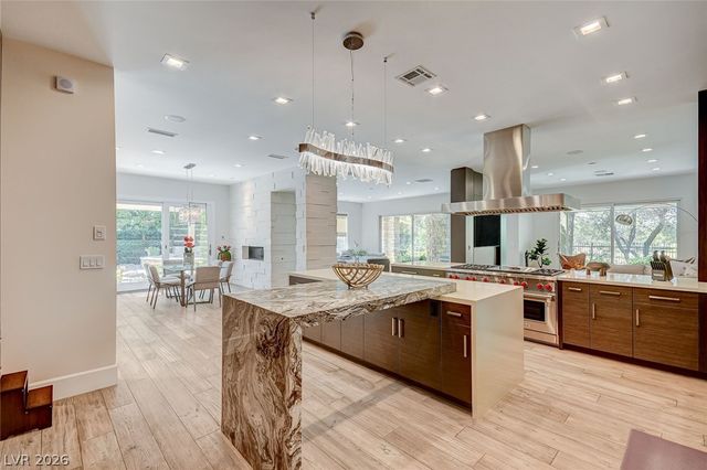 11827 Oakland Hills Drive, Las Vegas, NV 89141