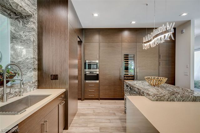 11827 Oakland Hills Drive, Las Vegas, NV 89141