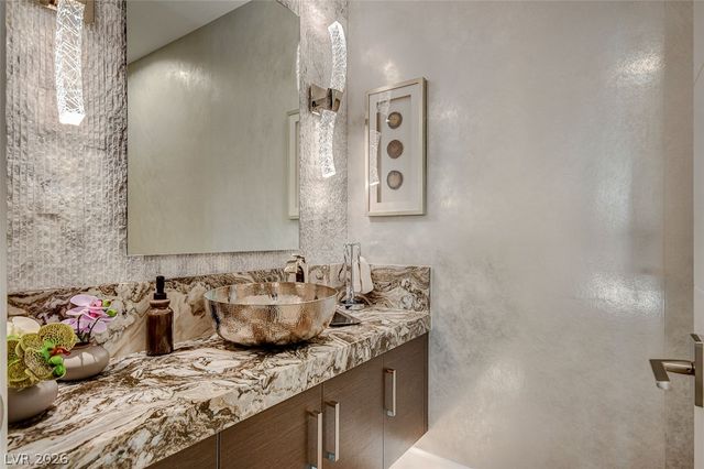 11827 Oakland Hills Drive, Las Vegas, NV 89141